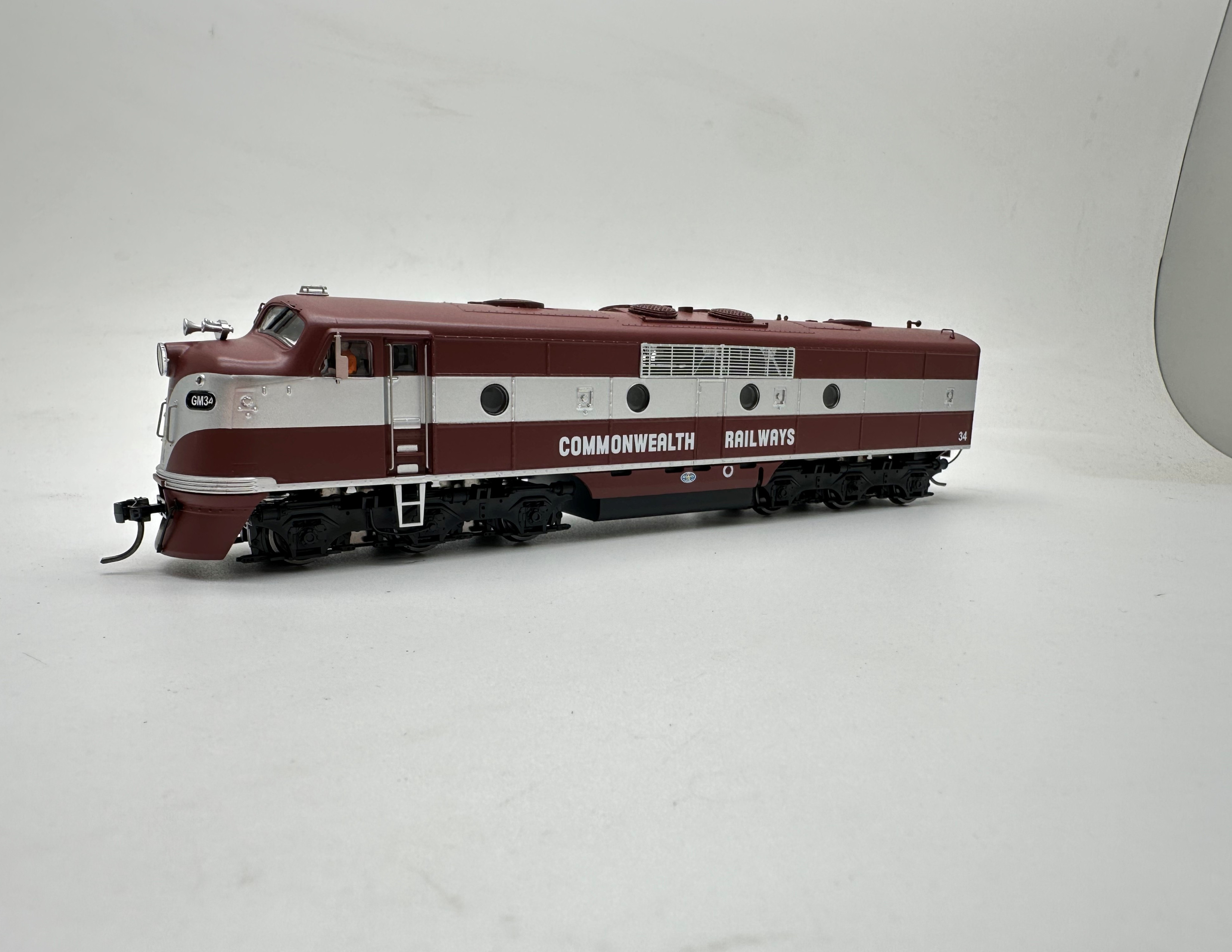 GM34 - Maroon / Silver - Arriving Soon